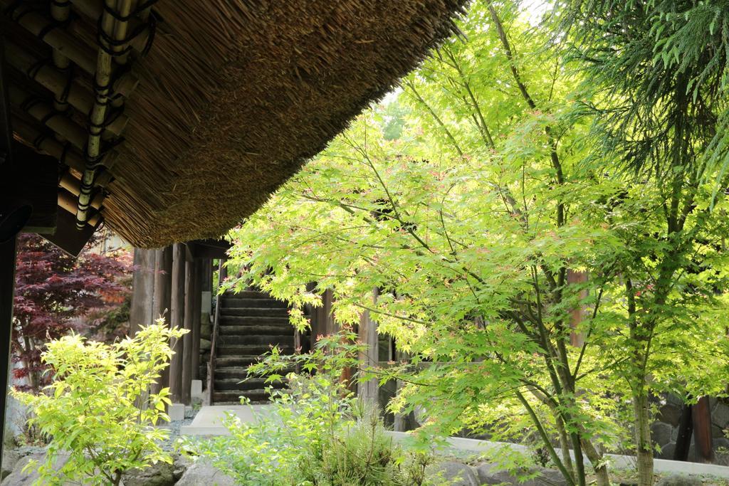 Tawarayama Onsen Ryokan Minawa Minamiaso Bagian luar foto